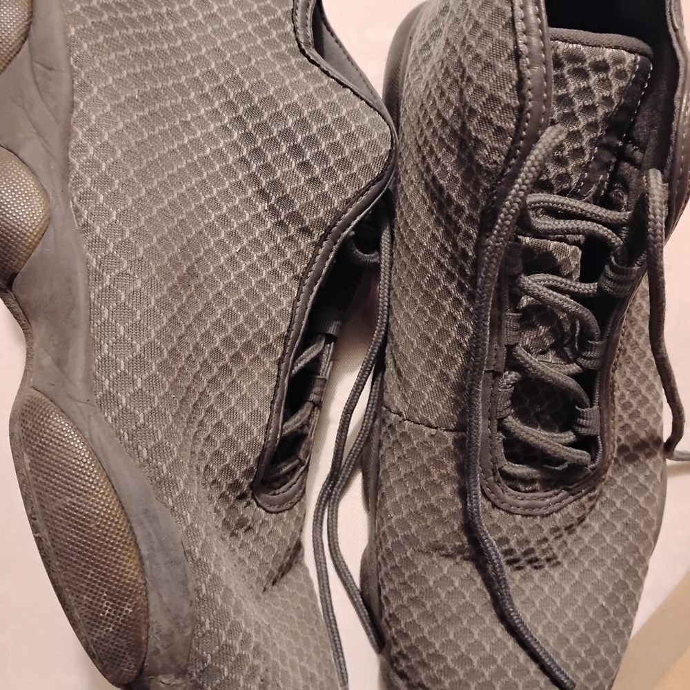 Jordan Gray Patterned Sneakers - image 4